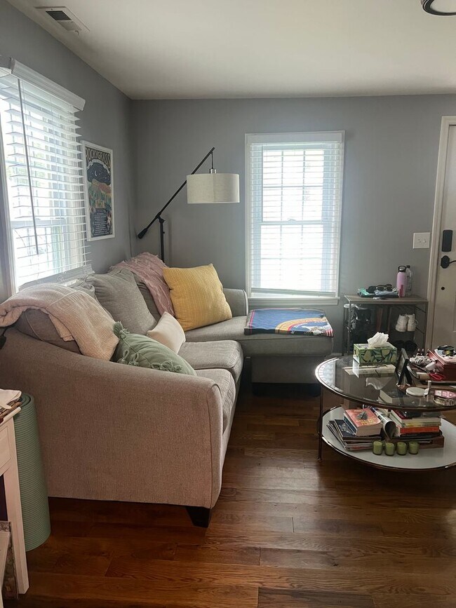 Building Photo - Charming 2 Bed/ 1 Bath home in Madison wit...