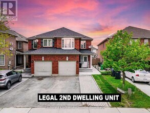 Building Photo - 7 Dunlop Ct