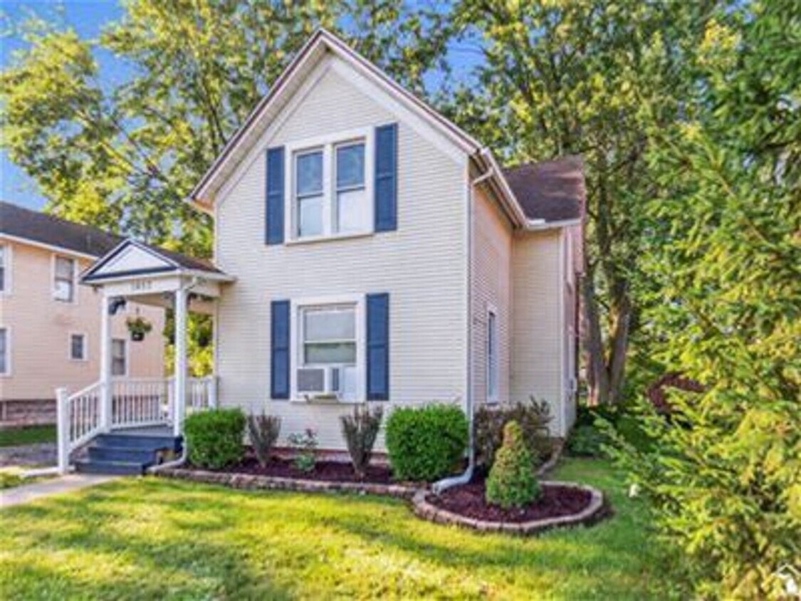 Primary Photo - Beautiful 3 Bedroom
