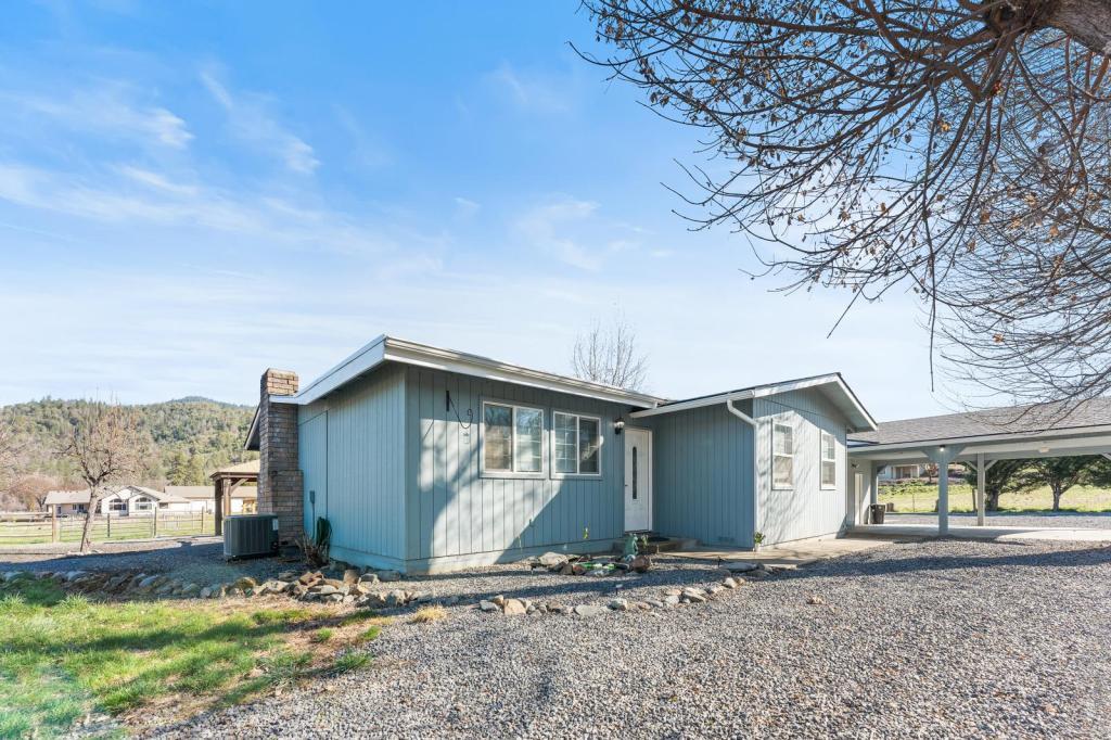 Foto principal - 255 Foots Creek Rd