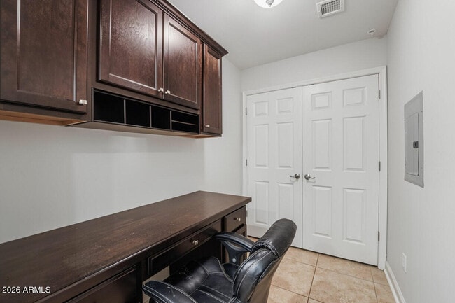 Building Photo - 5350 E Deer Valley Dr