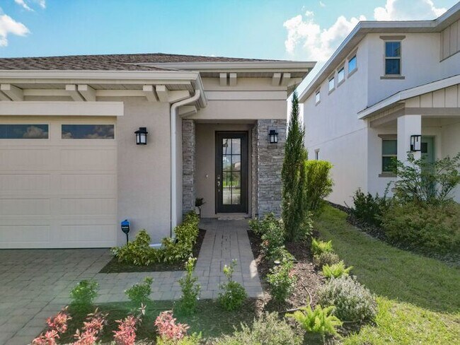 Building Photo - Gorgeous 3/2 Modern Home with a 2 Car Gara...