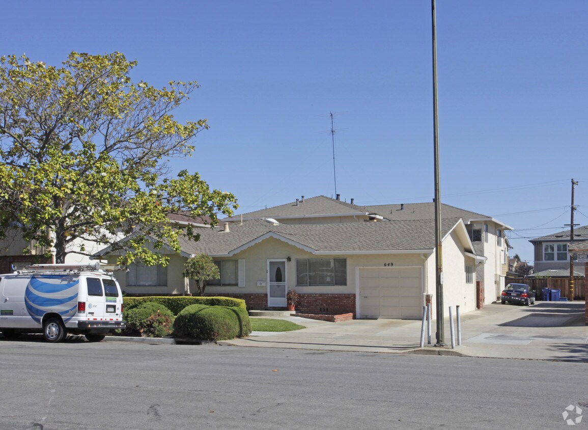 Primary Photo - 649 Kirkland Dr