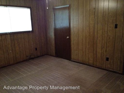 Building Photo - 605 5th Ave