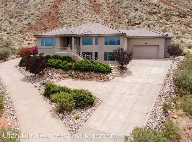 Foto del edificio - 4 br, 4 bath House - 339 W 2080 S