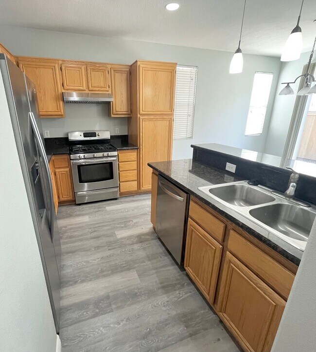 Foto del edificio - Beautiful 3 bedroom 2.5 bathroom home is M...