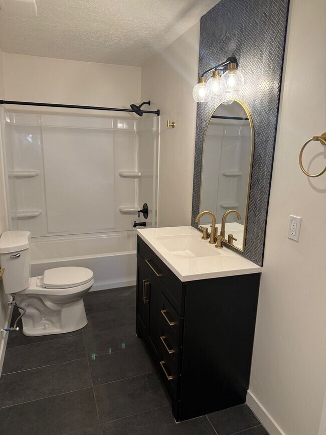 Foto del edificio - Beautifully remodeled apartment