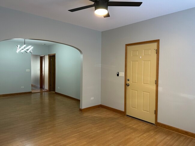 Building Photo - 1304 S 50th Ave