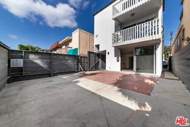 Foto del edificio - 37 29th Ave