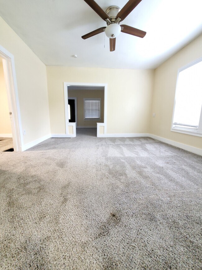 Foto del edificio - 1304 S Hawkins Ave