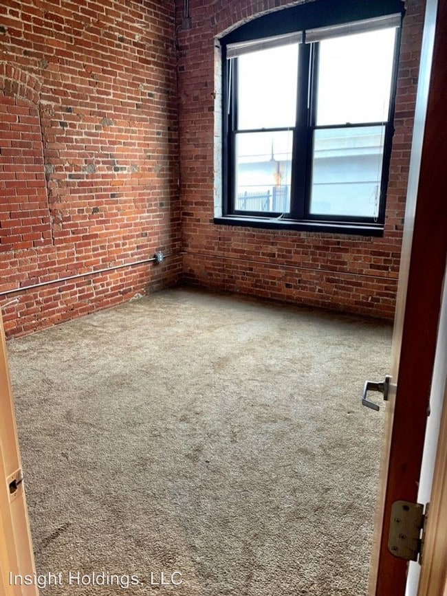 Building Photo - 2820 Detroit Ave