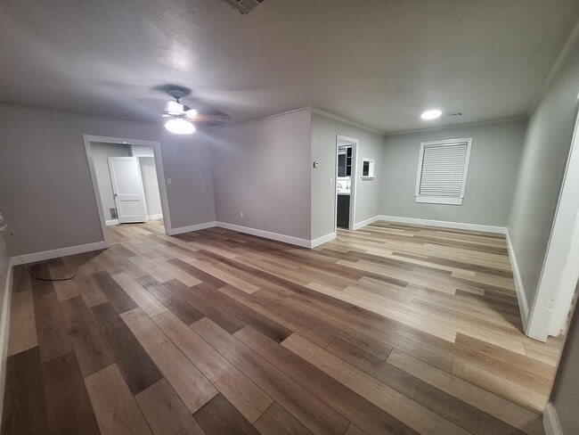 Photo - 324 W Cantwell Ave House