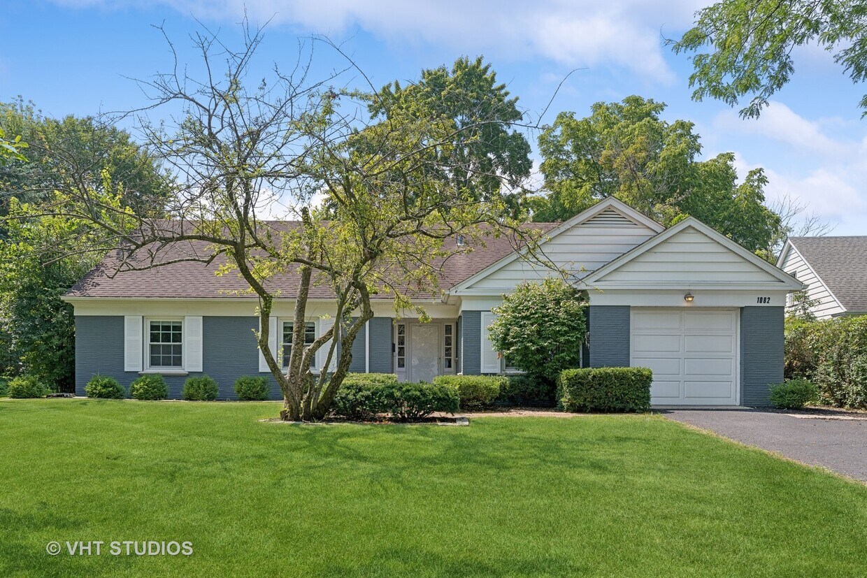Primary Photo - 1082 Old Elm Ln