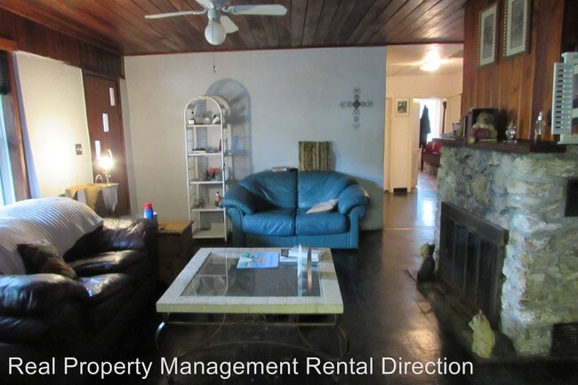Foto del edificio - 3 br, 1 bath House - 2751 Grand Ave