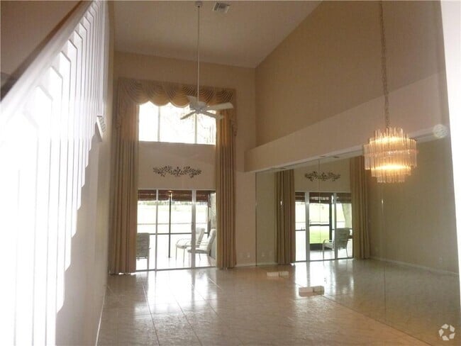 Building Photo - 7426 Pinewalk Dr S