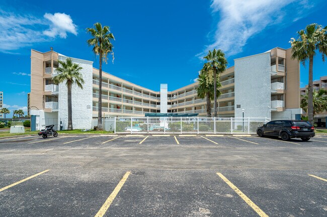Foto del edificio - 3938 Surfside Blvd