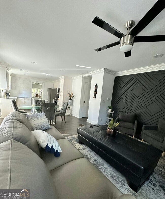 Foto del edificio - 1914 Montrose Dr