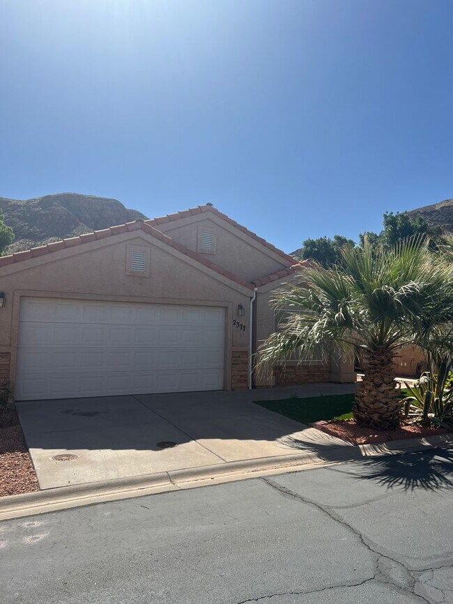 Foto del edificio - Beautiful 3 bedroom, 2 bath home in Hurric...