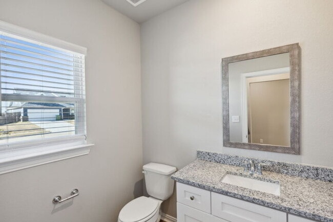 Building Photo - Move-in Special: 50% off second full month...