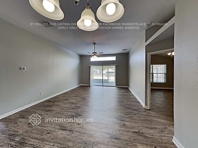 Foto del edificio - 10418 Soaring Eagle Dr