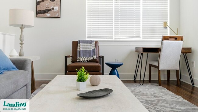 Building Photo - 901 Kelly Green Ln