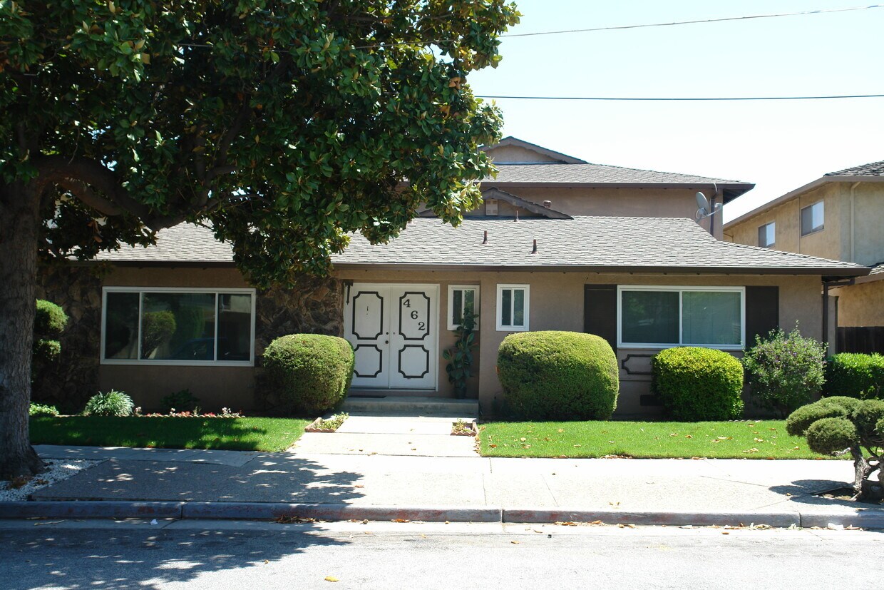Building Photo - 462 Northlake Dr
