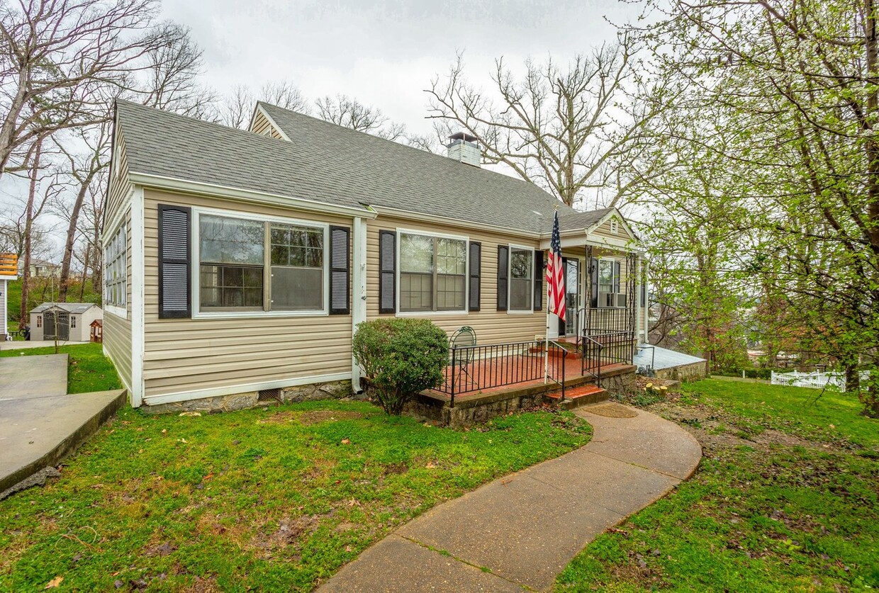 Foto principal - 321-325 Pine Ridge Road