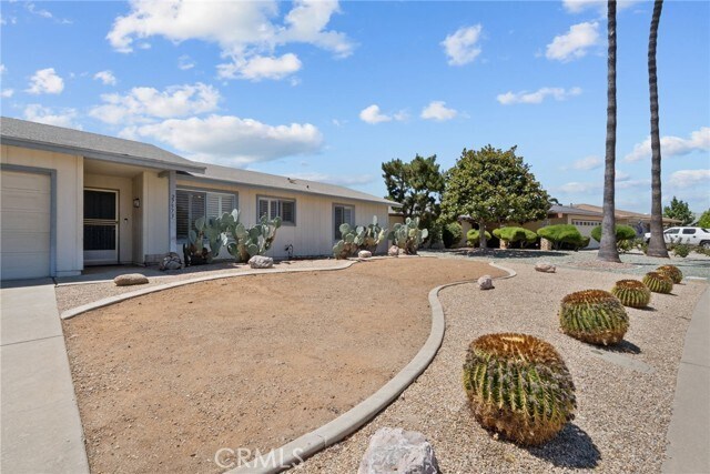 Foto del edificio - 27573 Grosse Point Dr