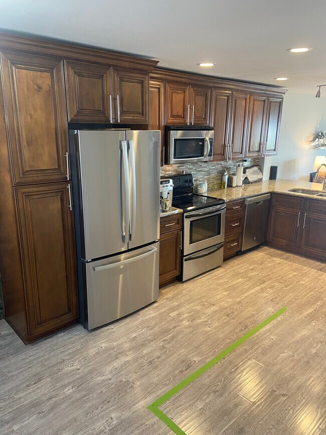 5160 Coquina Key Dr SE, Saint Petersburg, FL 33705 Townhome Rentals