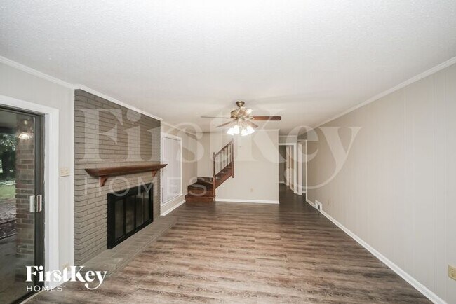 Foto del edificio - 2506 MacKinnon Dr