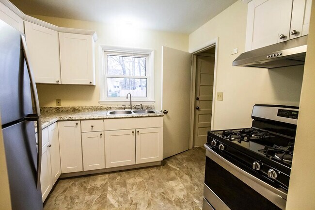 Foto del edificio - 1919 E 38th St