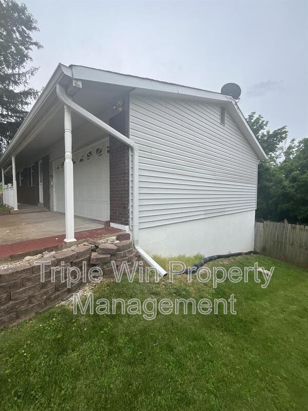 Foto del edificio - 1014 Sunridge Trail W