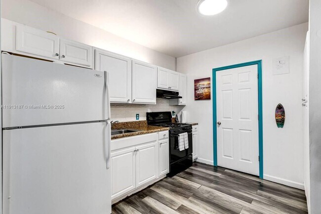 Foto del edificio - 1629 Johnson St