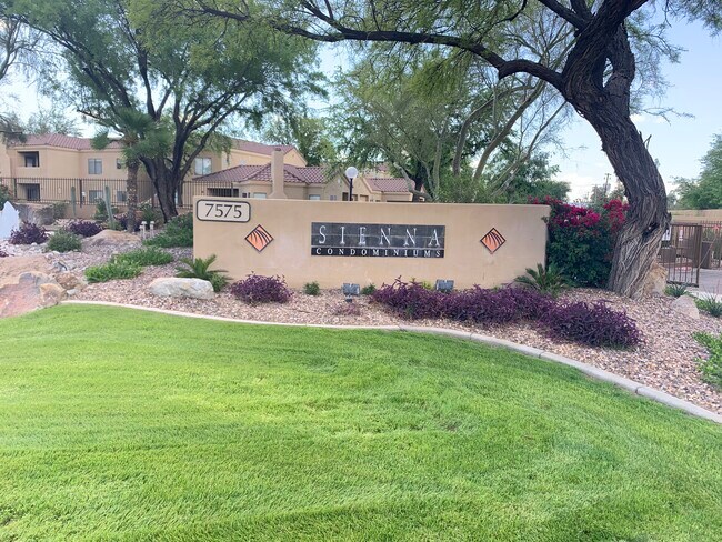 Foto del edificio - 7575 E Indian School Rd