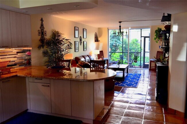 Foto del edificio - 5300 NE 24th Terrace