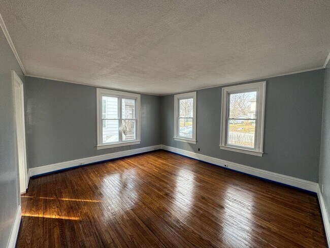 Foto del edificio - COMING SOON!! FULLY REMODELED HOME!! (UPDA...