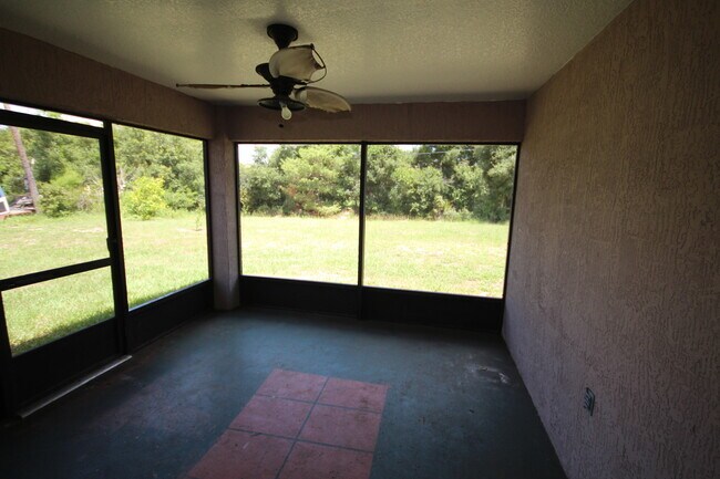 Building Photo - Affordable  Deltona Home!
