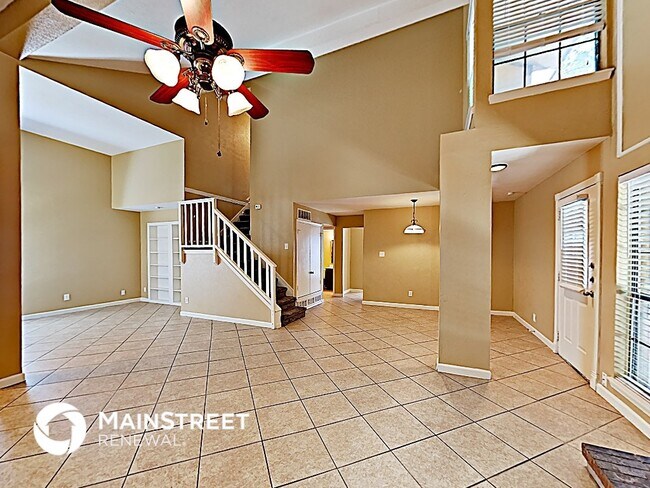 Foto del edificio - 2425 Sutton Dr