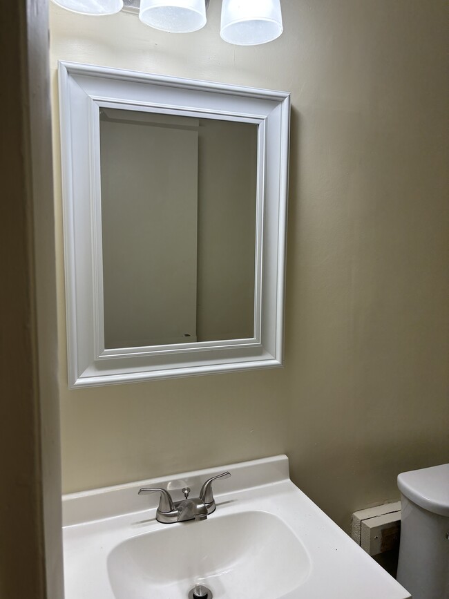Building Photo - 46-48 Topper