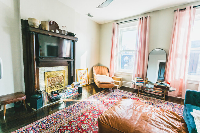 LIVING ROOM - 4249 Chouteau Ave