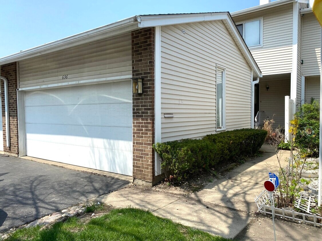 Primary Photo - 636 Pintail St