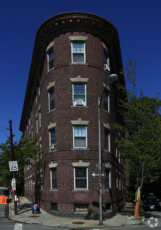 Building Photo - 271 Huron Ave