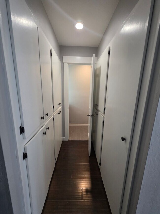 Foto del edificio - 2 Story 2bd/1.5ba  Townhouse near Commute ...
