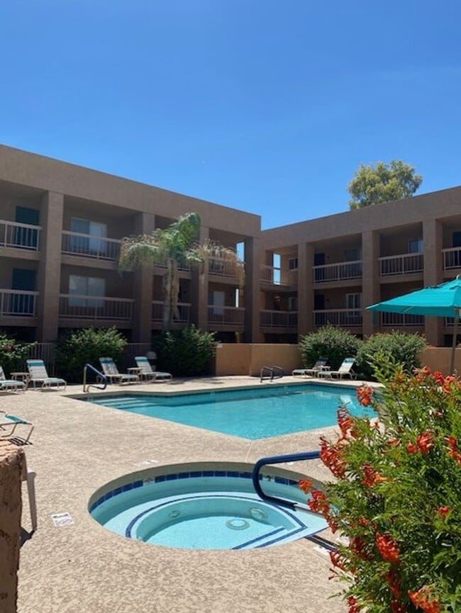 Photo - 2 Bed 2 Bath near Old Town Scottsdale Apartment