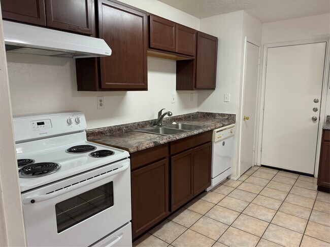 Foto del edificio - 1003 Misty Meadow Ct