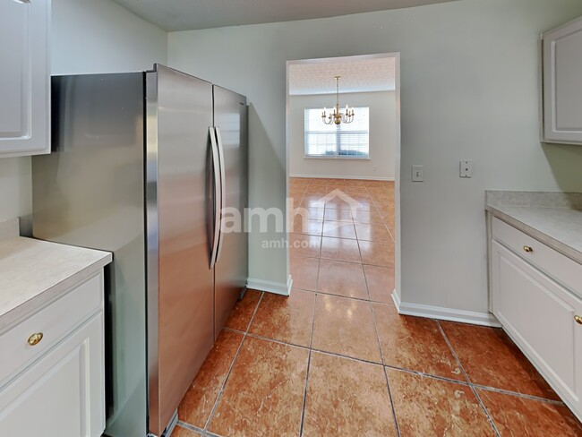 Building Photo - 509 Lazy River Ln