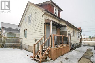 Building Photo - 181 Welland St