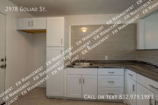 Building Photo - 2978 Goliad St