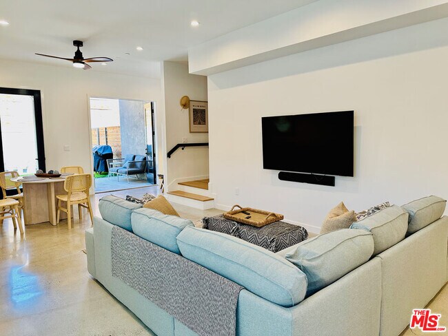 Foto del edificio - 948 E 67th St