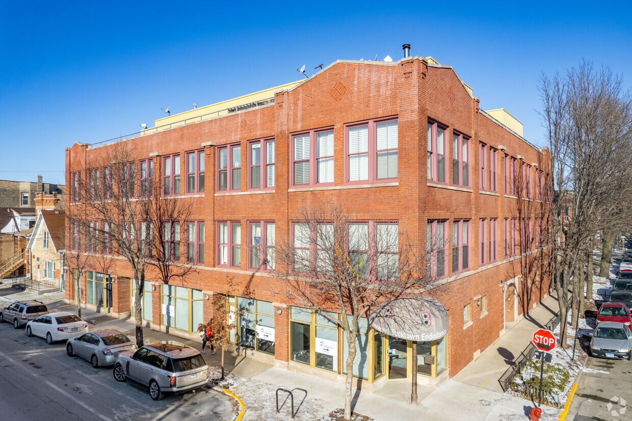 Primary Photo - 2300 W Armitage Ave